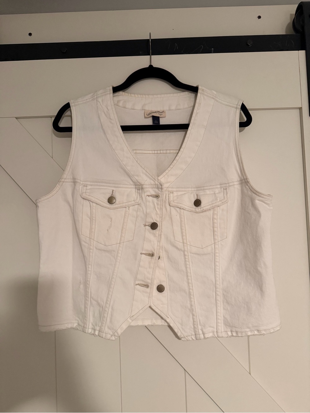 Universal Thread White Sleeveless Denim Button-Front Vest